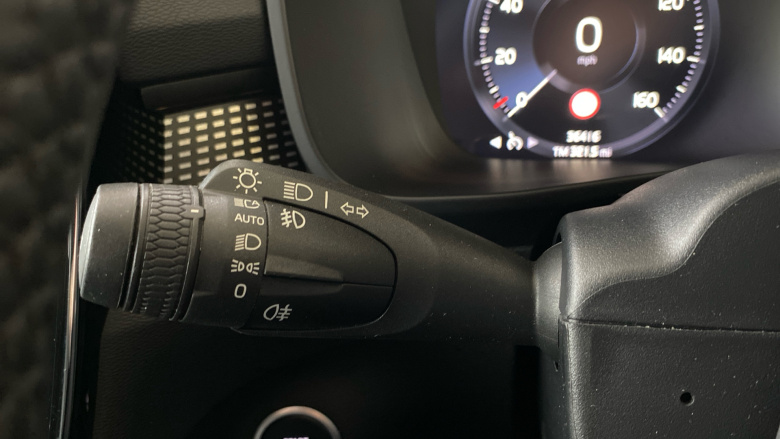 Volvo Xc40 2.0 B4P R DESIGN Pro 5dr Auto [7 speed] Petrol Estate